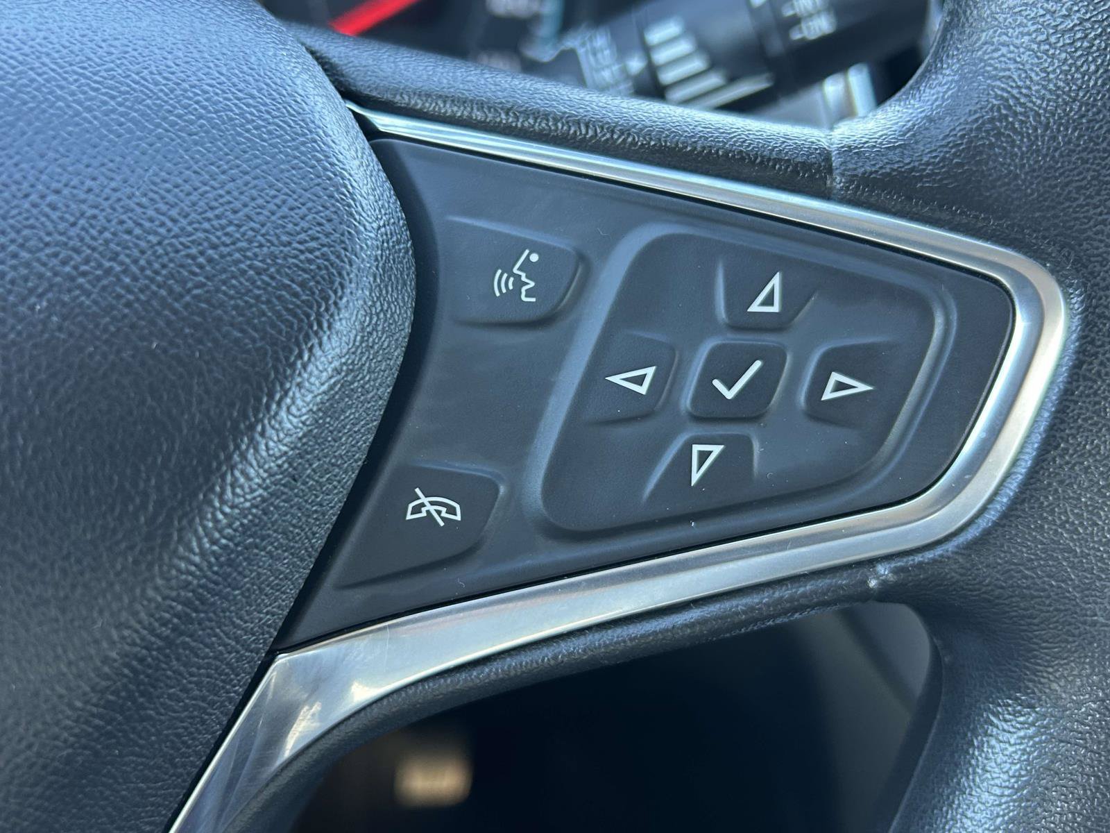 Used 2018 Chevrolet Equinox LS FWD image 22