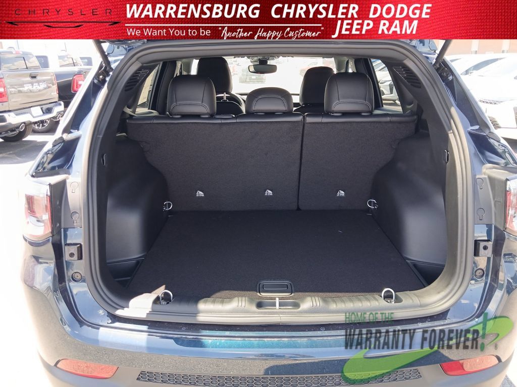 New 2026 Jeep Compass Latitude AWD/4WD image 33
