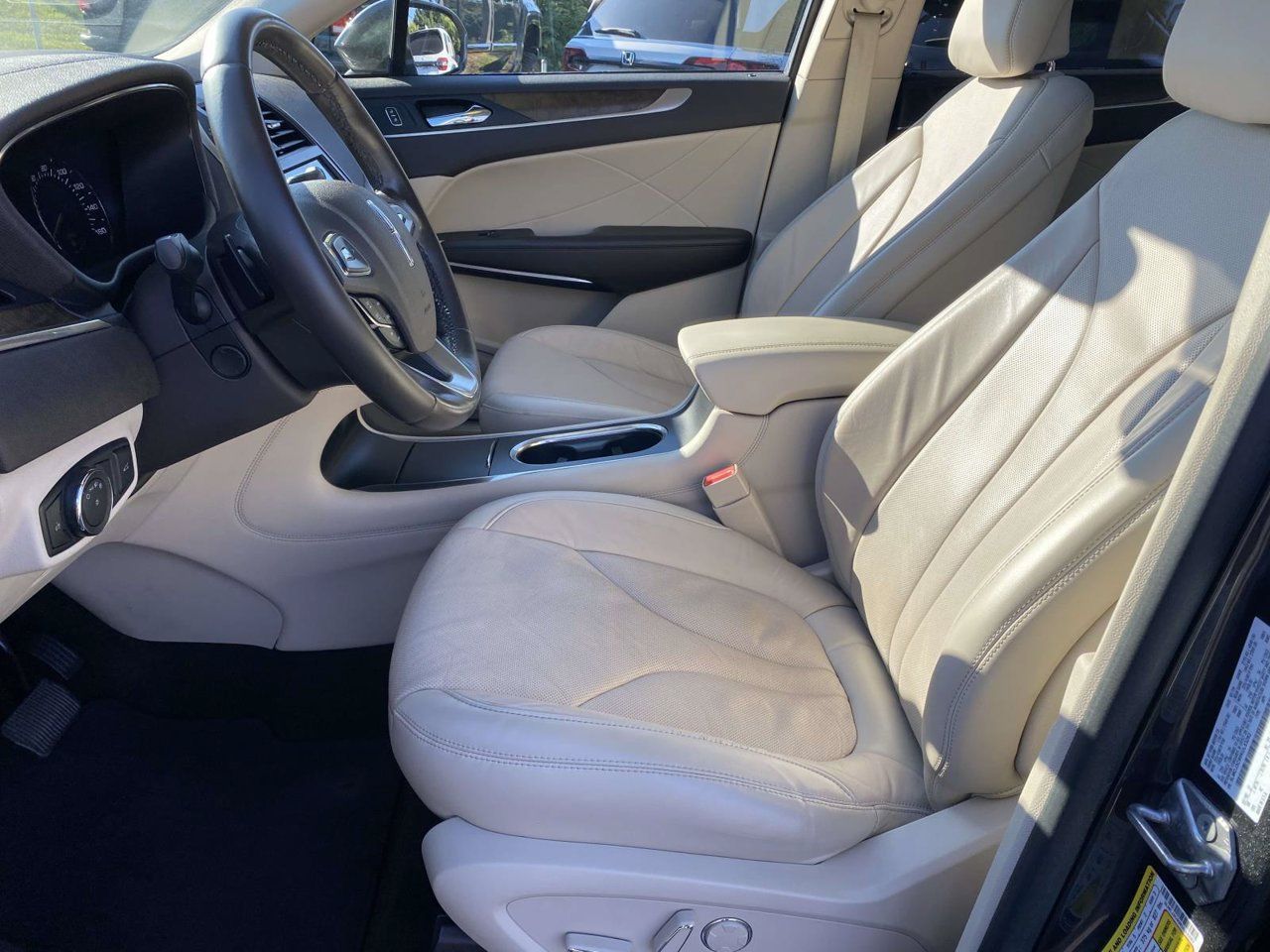 Used 2019 Lincoln MKC Reserve FWD image 25