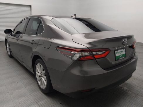 Used 2021 Toyota Camry LE FWD image 5