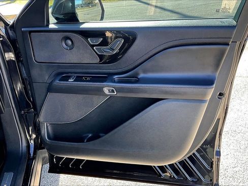 Used 2020 Lincoln Aviator Reserve w/ Elements Package Plus AWD/4WD image 25