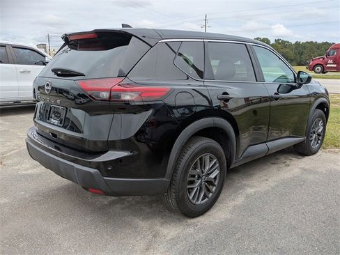 Used 2024 Nissan Rogue S image 7