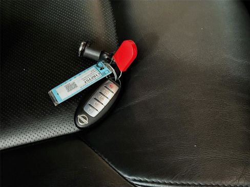 Used 2023 Nissan Armada SL image 28