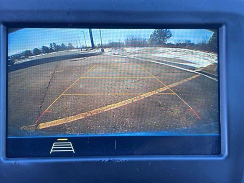 Used 2019 Chevrolet Equinox LT w/ Driver Convenience Package image 22