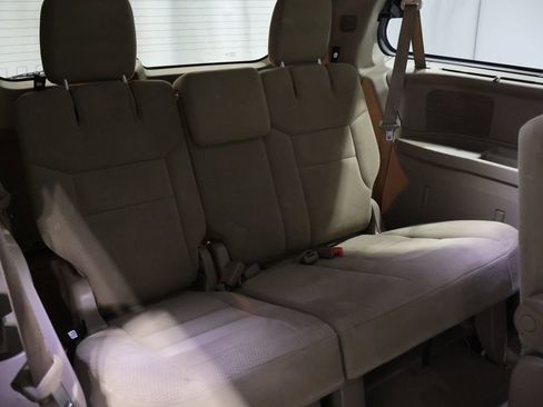 Used 2015 Chrysler Town & Country Touring w/ Driver Convenience Group FWD image 23