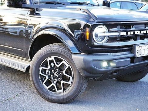 Used 2025 Ford Bronco Outer Banks image 4