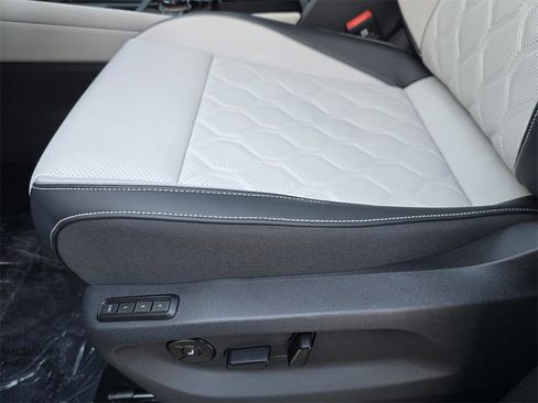 New 2026 Volkswagen Tiguan SEL R-Line image 19