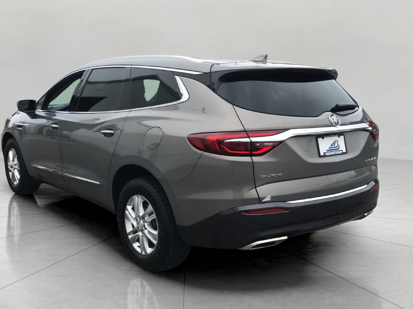 Used 2018 Buick Enclave Essence w/ Trailering Package AWD/4WD image 22