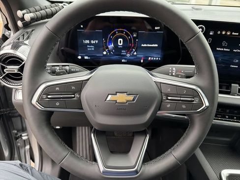 New 2026 Chevrolet Equinox LT w/ Safety and Technology Package FWD image 15