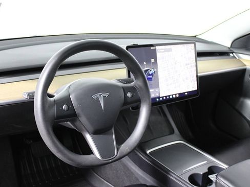 Used 2022 Tesla Model 3 Standard Range image 7