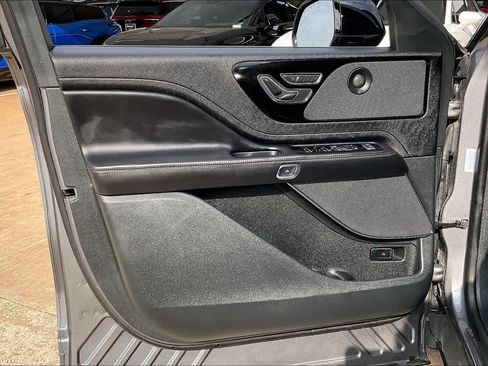 Used 2024 Lincoln Aviator Reserve AWD/4WD image 22