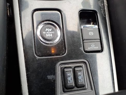 Used 2020 Mitsubishi Outlander AWD image 34