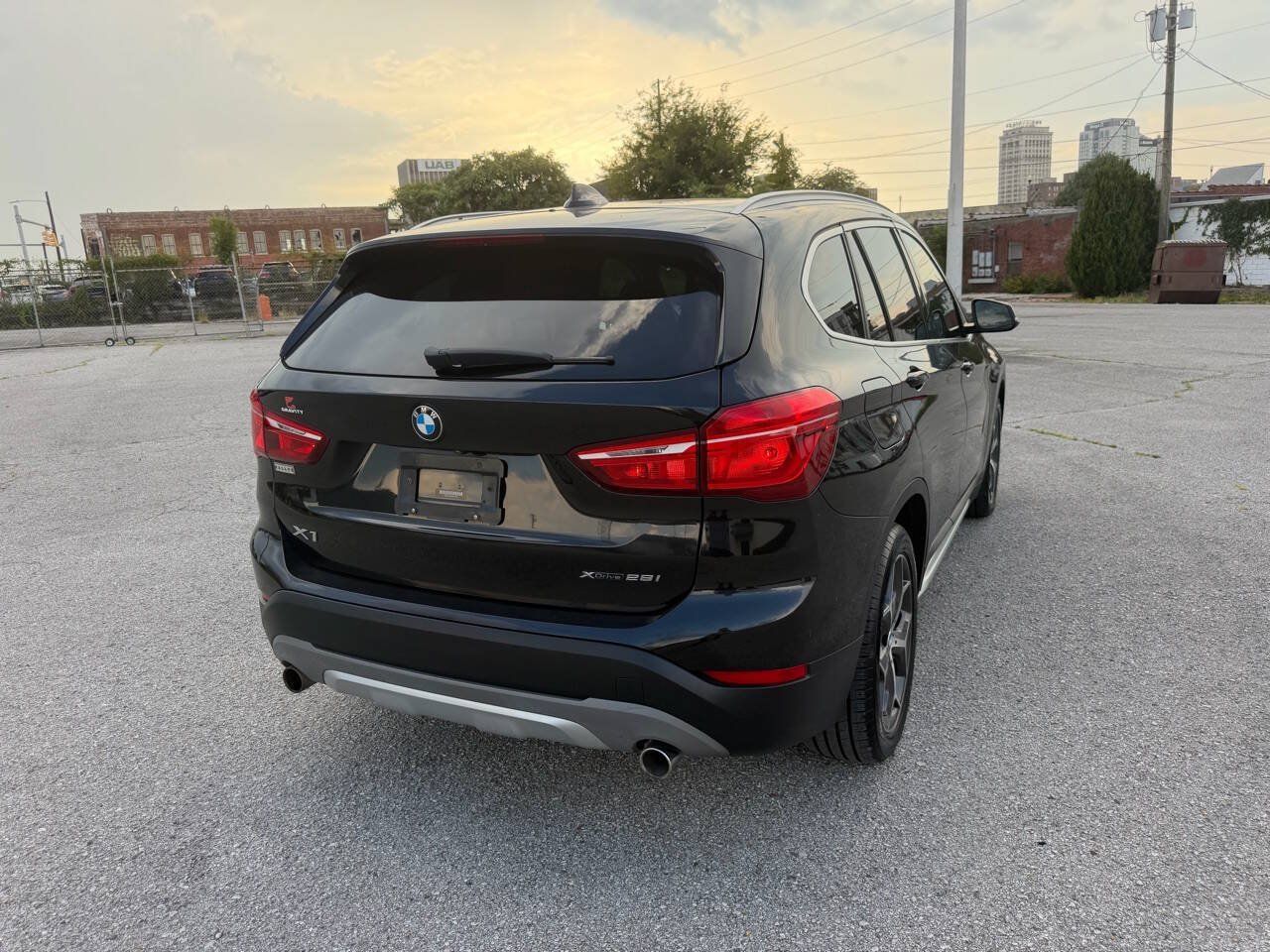 Used 2018 BMW X1 xDrive28i w/ Convenience Package AWD/4WD image 7