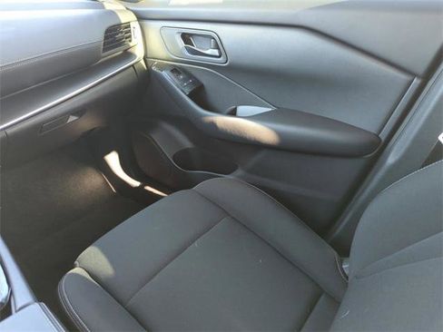 Certified 2025 Nissan Rogue S image 17