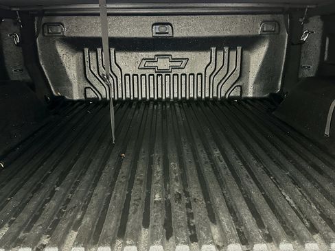 Used 2021 Chevrolet Silverado 1500 LT image 31