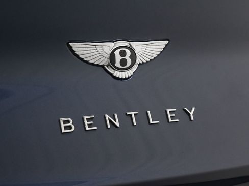 Used 2022 Bentley Bentayga image 25