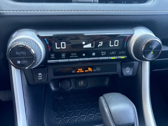 Used 2025 Toyota RAV4 XLE AWD/4WD image 20