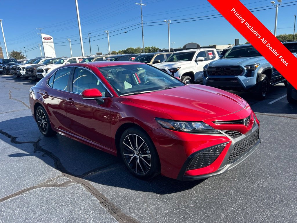 Used 2021 Toyota Camry SE w/ Convenience Package FWD image 21