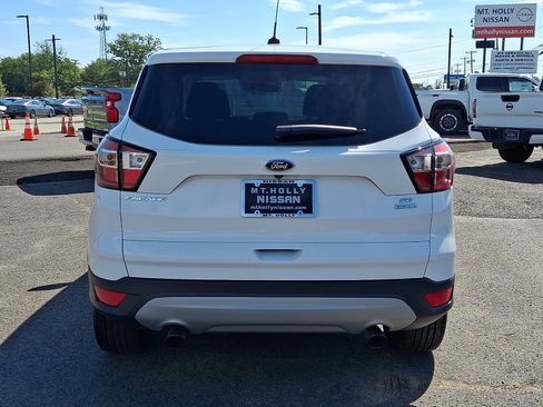 Used 2017 Ford Escape SE FWD image 6