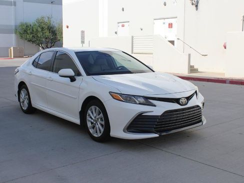 Used 2024 Toyota Camry LE FWD image 3