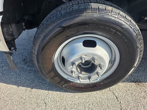 Used 2025 Ford F350 XLT image 10