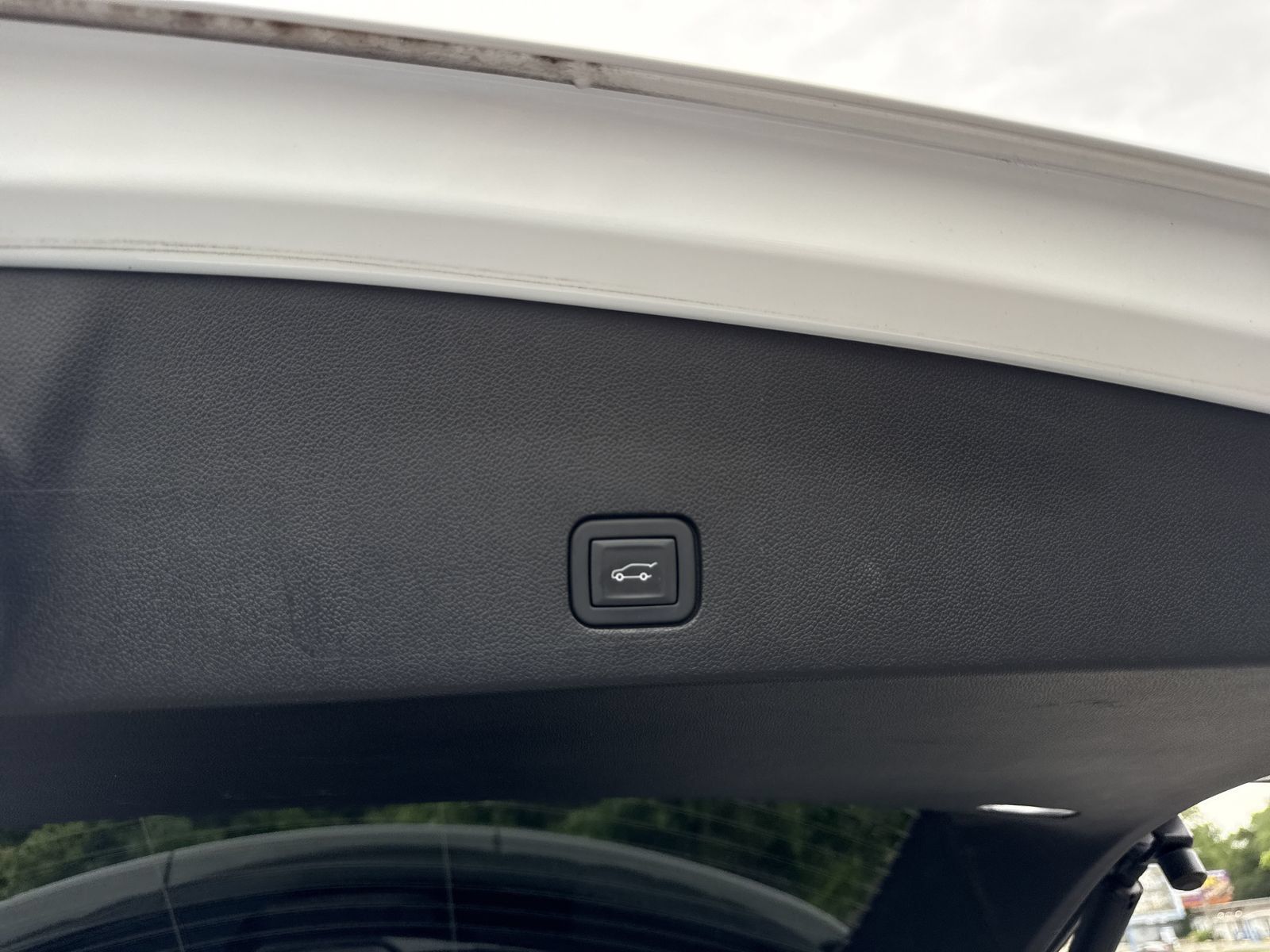 Used 2024 Cadillac XT6 Luxury FWD image 35