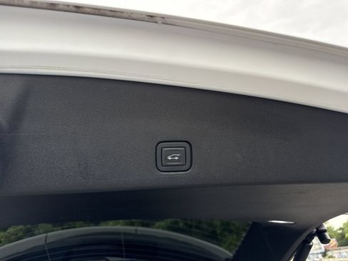 Used 2024 Cadillac XT6 Luxury FWD image 35