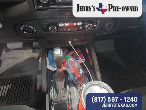 Used 2022 Nissan Frontier PRO-4X w/ Off-Road Protection Package AWD/4WD image 10