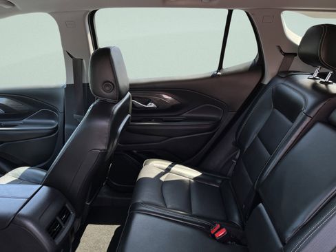 Used 2022 GMC Terrain SLT image 45