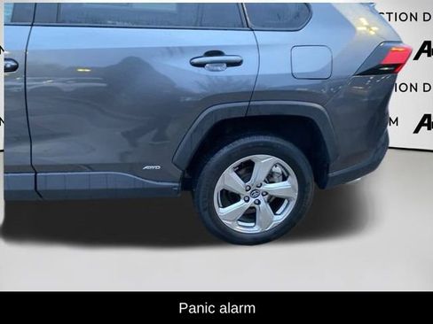 Used 2021 Toyota RAV4 XLE Premium image 9