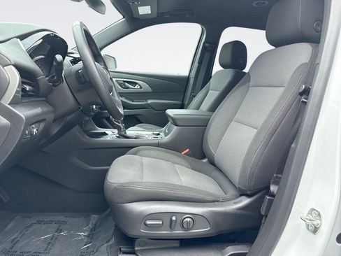 Used 2023 Chevrolet Traverse LT AWD/4WD image 11