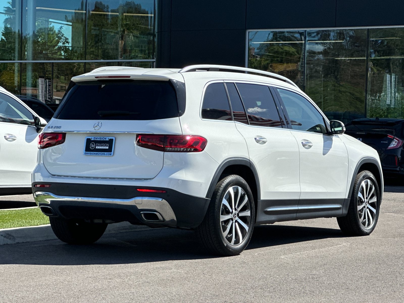 Used 2023 Mercedes-Benz GLB 250 image 3