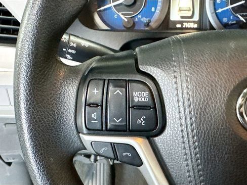 Used 2020 Toyota Sienna L image 8