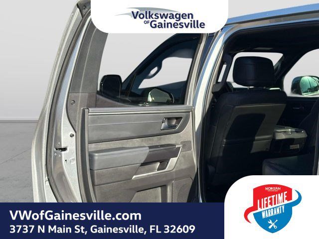 Used 2024 Toyota Tundra Platinum AWD/4WD image 13