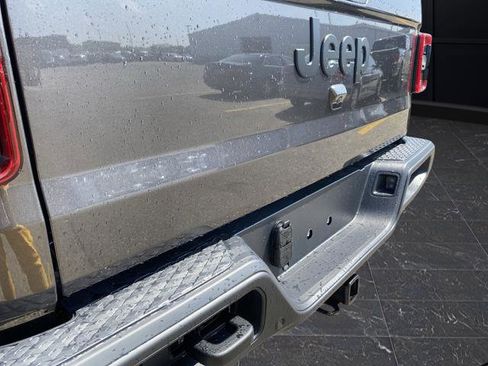 New 2025 Jeep Gladiator Willys image 35