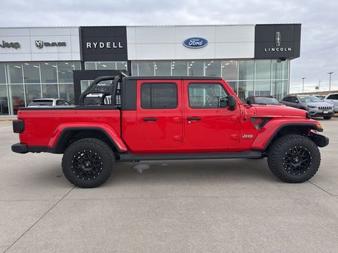 Certified 2020 Jeep Gladiator Overland image 2