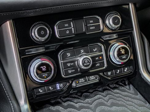 Used 2024 GMC Yukon Denali AWD/4WD image 37
