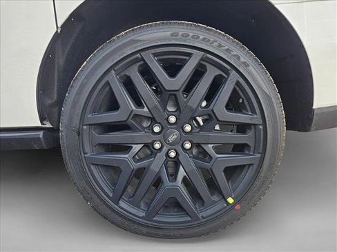 New 2026 Ford Expedition Max Platinum w/ Stealth Performance Package image 10