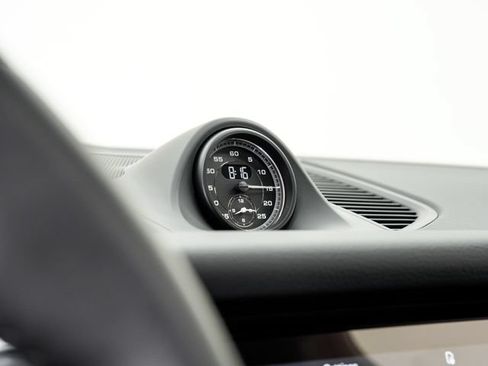 Certified 2026 Porsche Macan AWD/4WD image 19