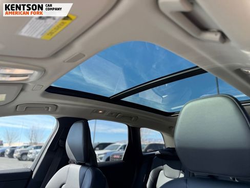 Used 2025 Volvo XC60 B5 Core image 32