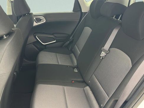 Used 2025 Kia Soul LX w/ LX Technology Package FWD image 10