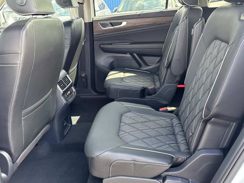 Certified 2025 Volkswagen Atlas SEL Premium R-Line image 13