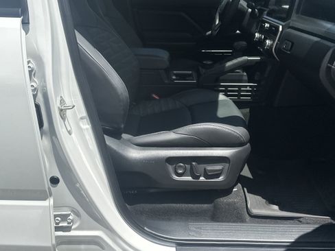 Used 2025 Toyota 4Runner TRD Off-Road Premium AWD/4WD image 13
