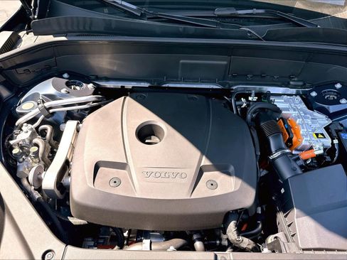 New 2026 Volvo XC90 T8 Ultra w/ Protection Package Premier AWD/4WD image 13