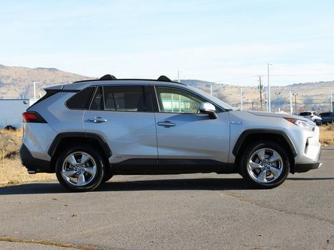 Used 2020 Toyota RAV4 Limited image 7