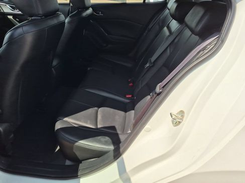 Used 2018 MAZDA MAZDA3 Touring FWD image 16