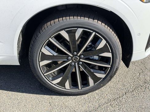 New 2026 Volvo XC60 B5 Ultra w/ Protection Package Premier AWD/4WD image 24
