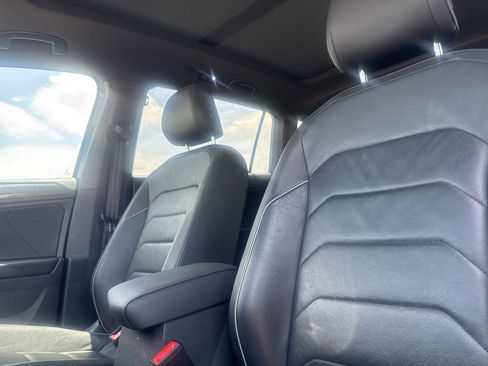 Used 2020 Volkswagen Tiguan SEL Premium R-Line w/ 3rd Row Seat Package AWD/4WD image 43