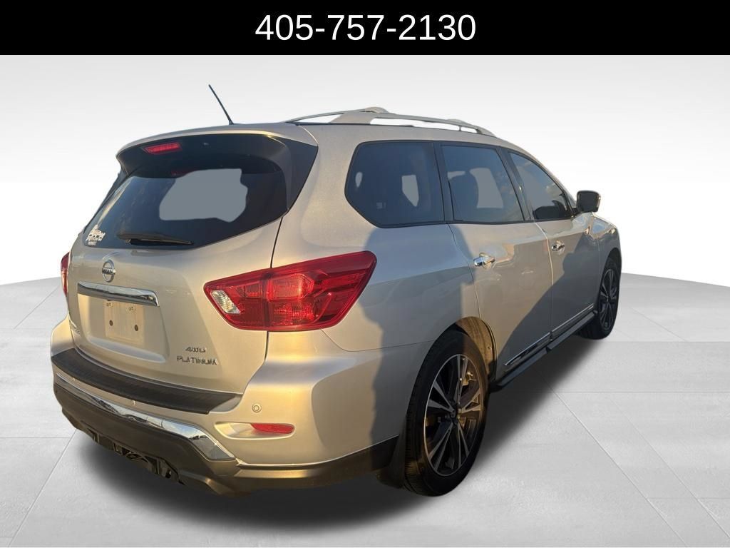 Used 2018 Nissan Pathfinder Platinum AWD/4WD image 3