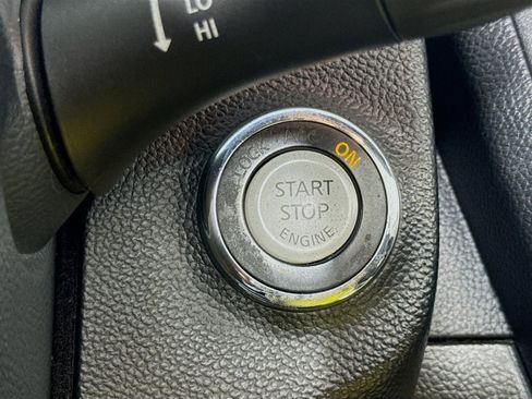 Used 2014 INFINITI Q60 Convertible w/ Premium Package image 18